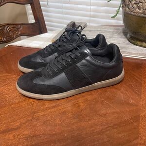 Steve Madden  Leather suede sneakers